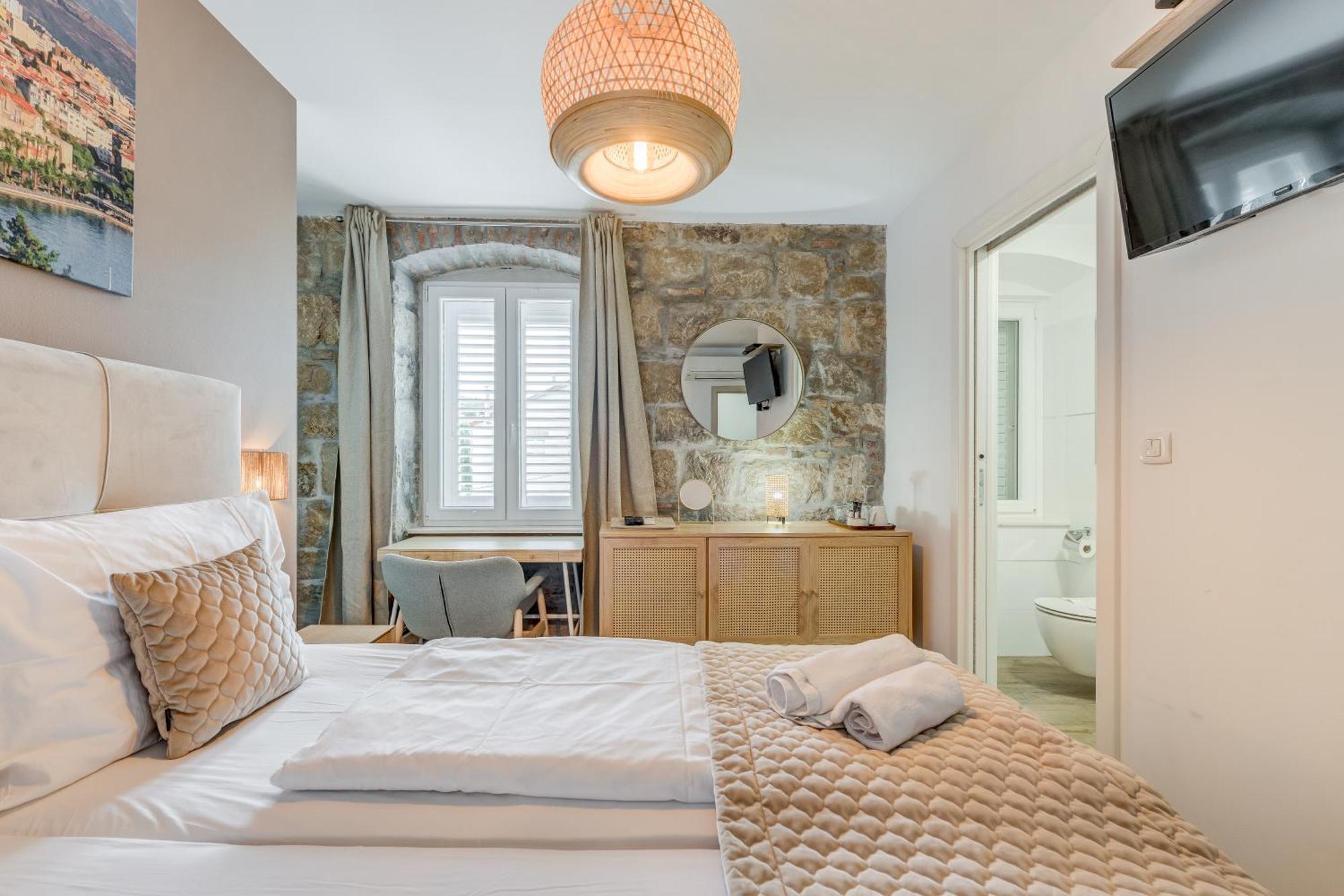 Inmotion Luxury Rooms Split Exterior photo