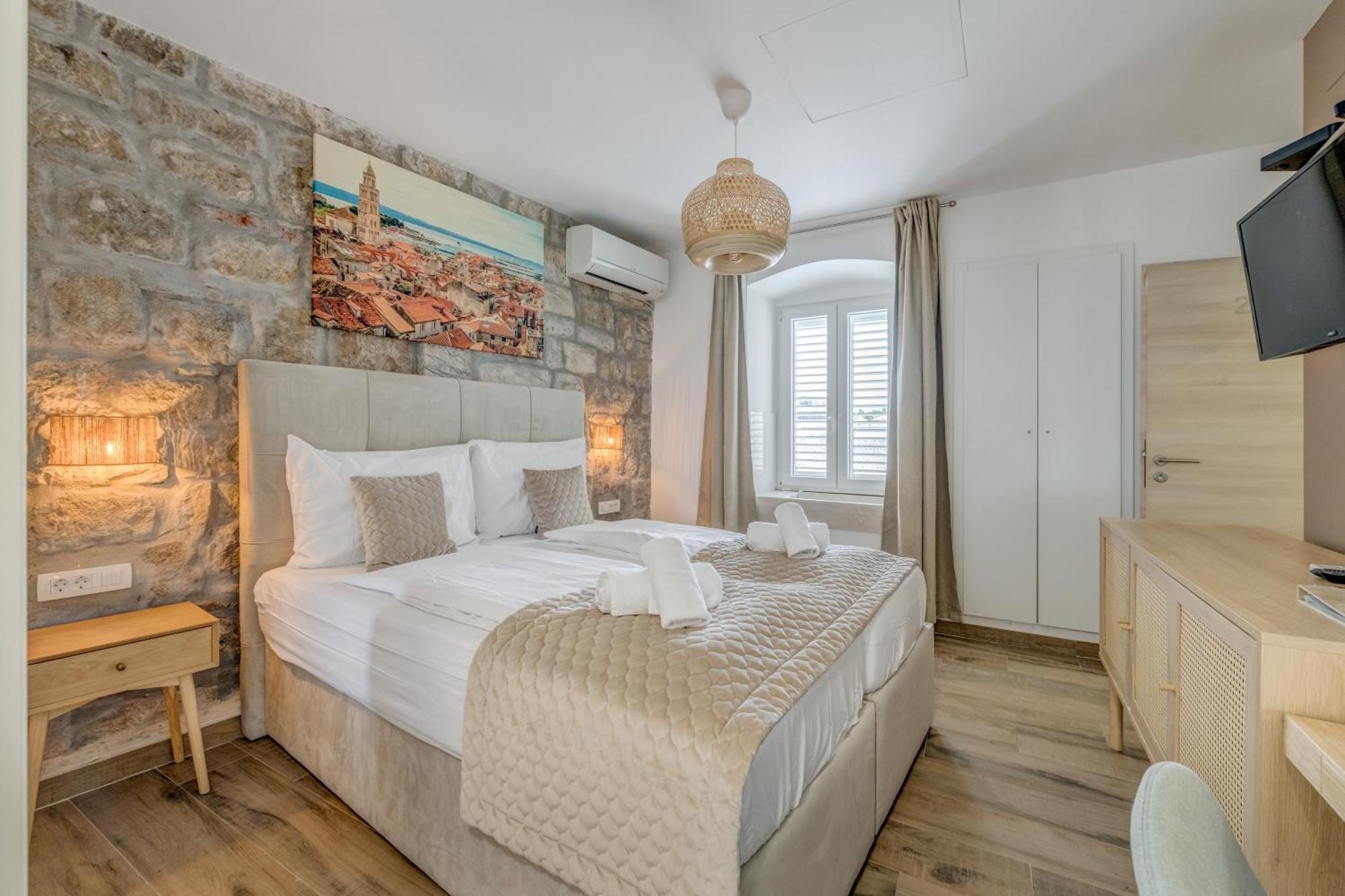 Inmotion Luxury Rooms Split Exterior photo