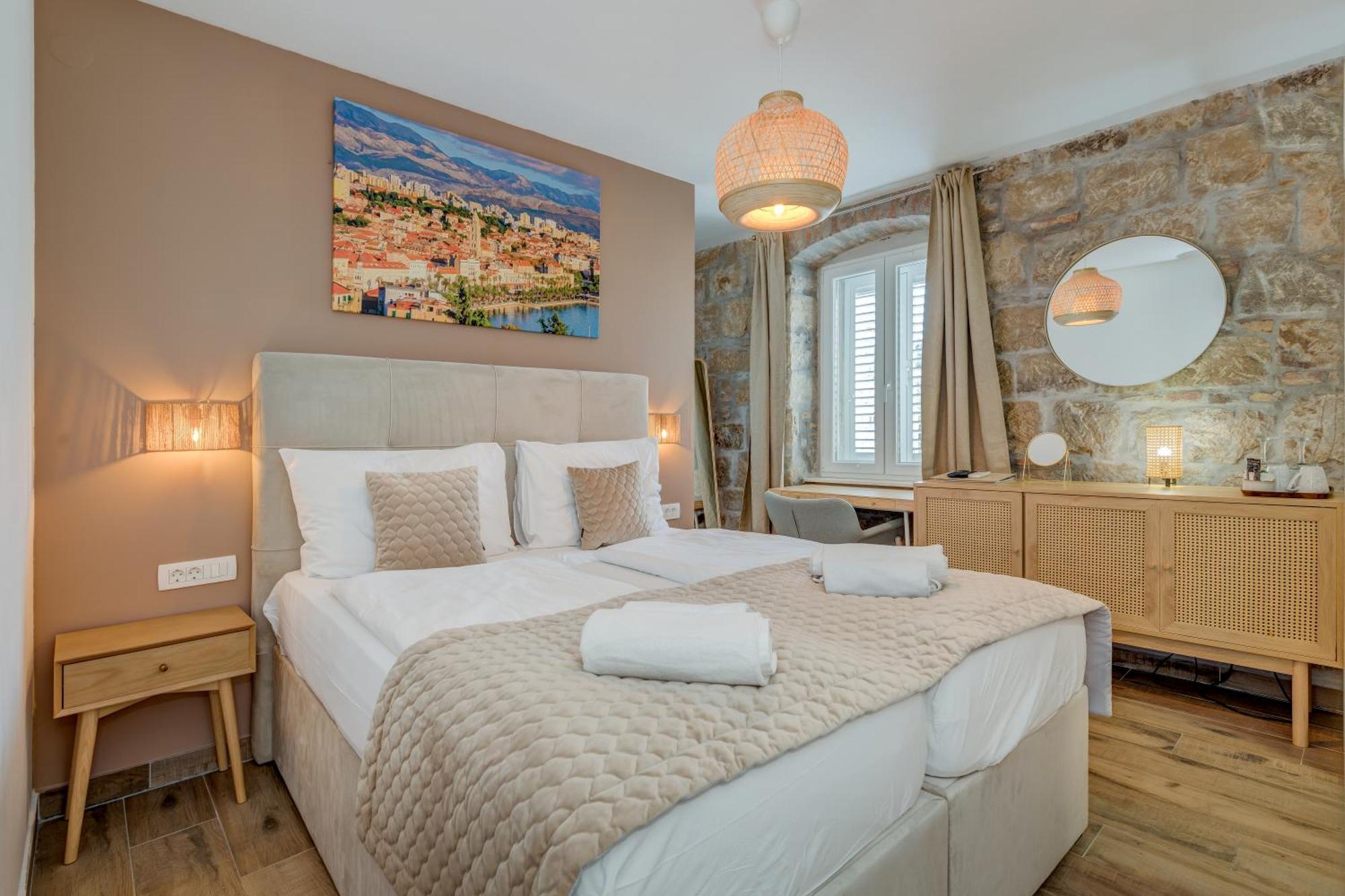 Inmotion Luxury Rooms Split Exterior photo