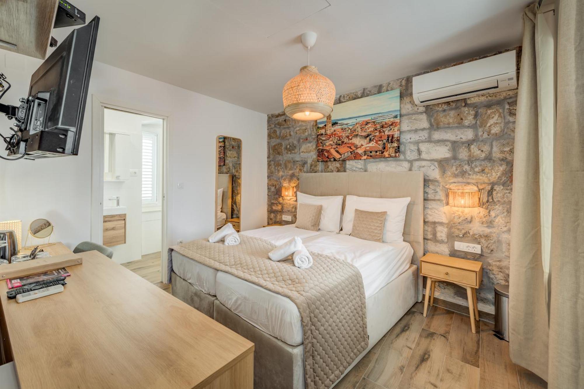 Inmotion Luxury Rooms Split Exterior photo