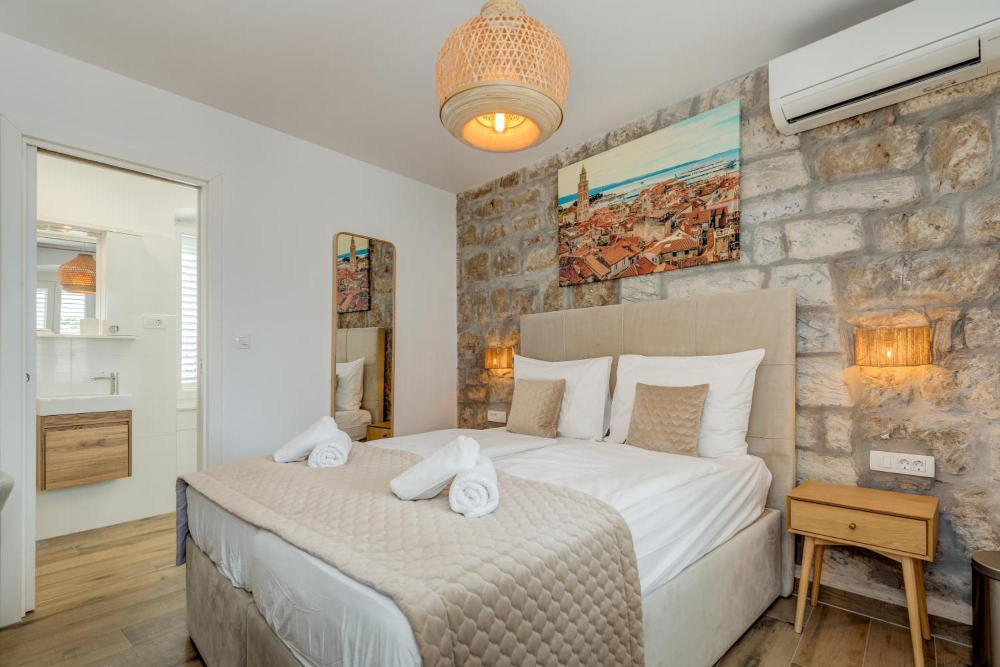 Inmotion Luxury Rooms Split Exterior photo