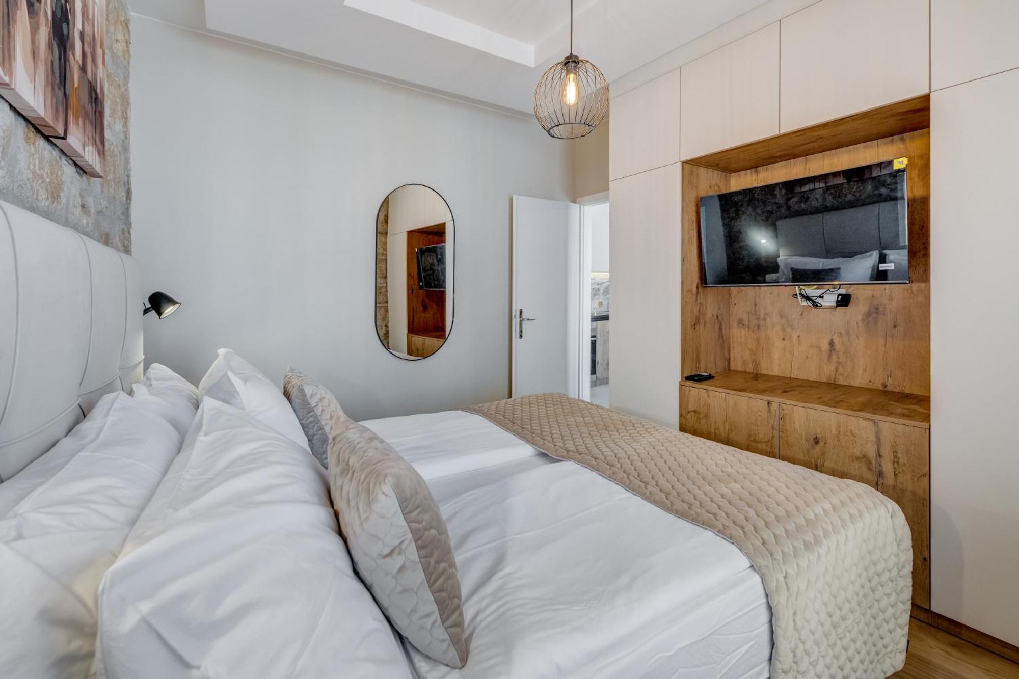 Inmotion Luxury Rooms Split Exterior photo